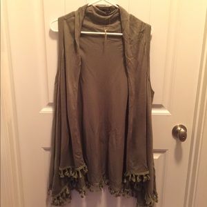 NWT olive one size vest